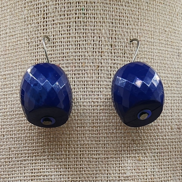 Cobalt Blue Diamond Cut Wood Bead Necklace with Matching Earings - Picture 4 of 4